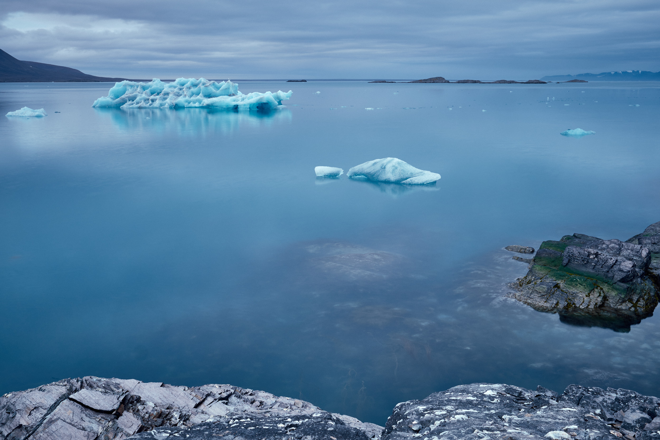 Sailing along Svalbard