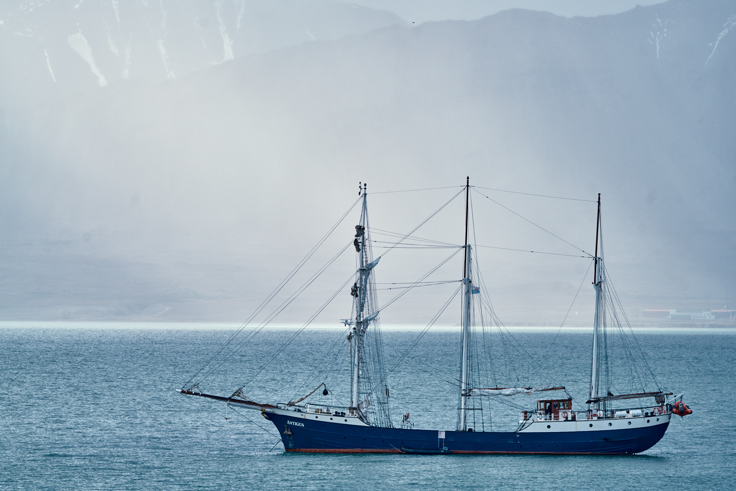 SS Antigua anchoring near Ny London