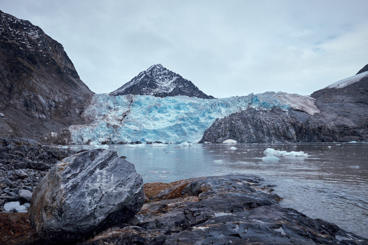 Glacier front of Tinayrebreen